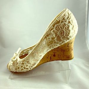 ECRU LACE SHOES